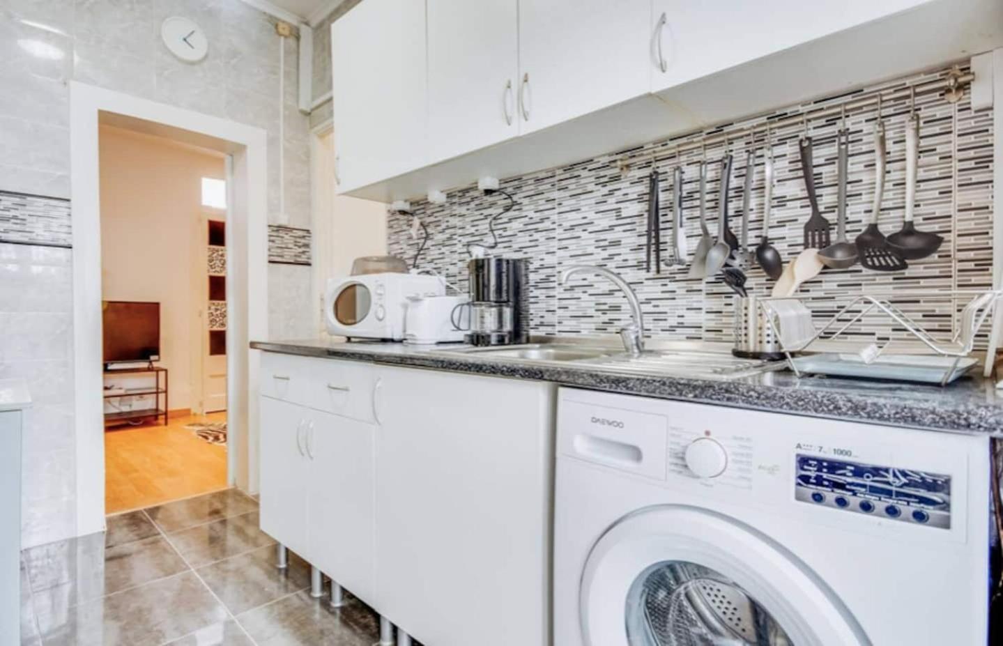 3 Bedroom Apartment In Baixa With River View Lisbon Exterior photo